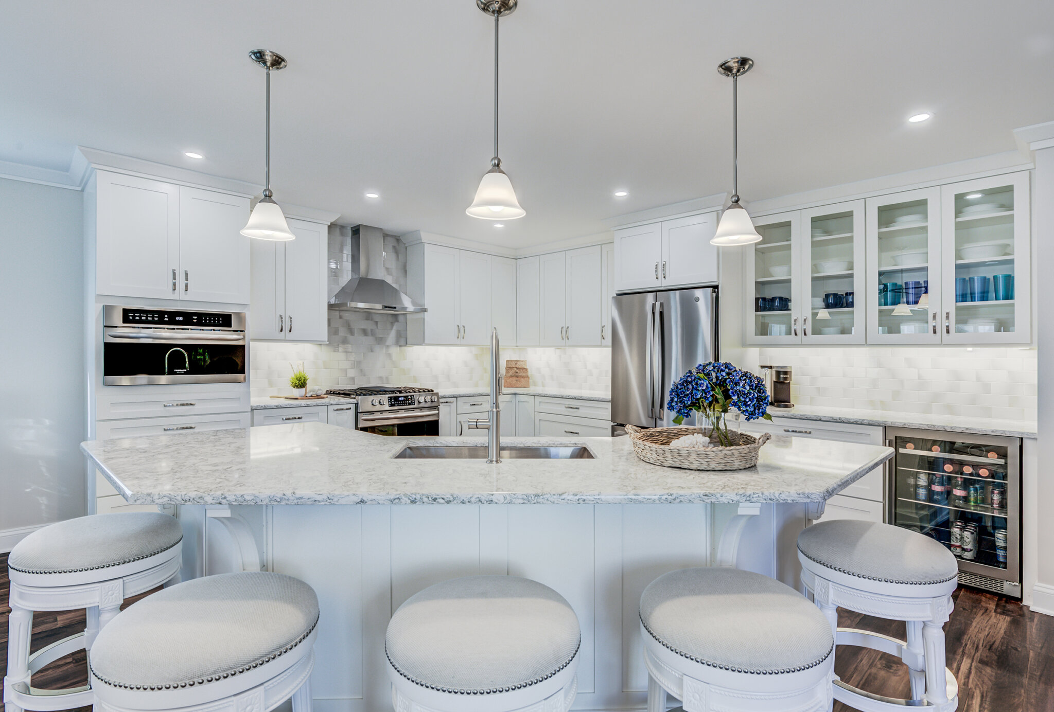 Bright Contemporary Kitchen Kitchen Remodel in Rehoboth Beach, DE by Sea Light Design-Build project photo 7
