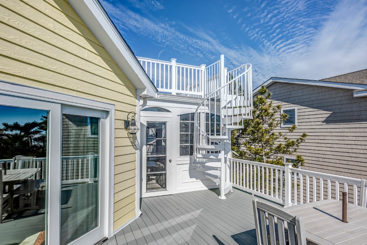 Indian Street New Addition in Bethany Beach DE - Second Level Deck with White Railing