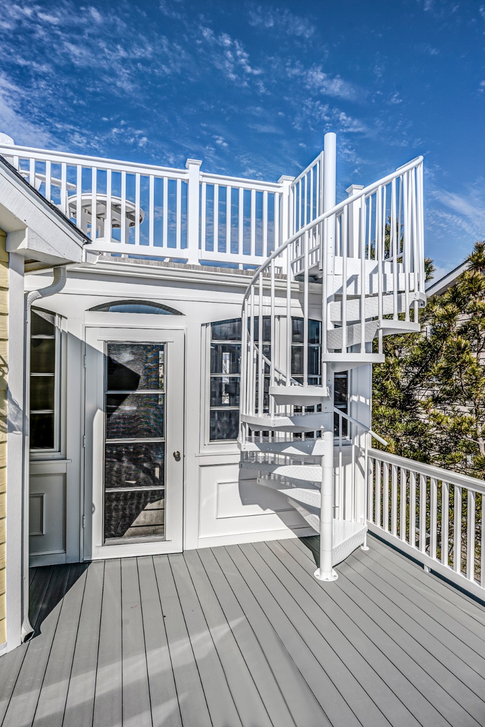 Indian Street Sunroom in Bethany Beach DE - Deck with Spiral Staircase next to Sunroom