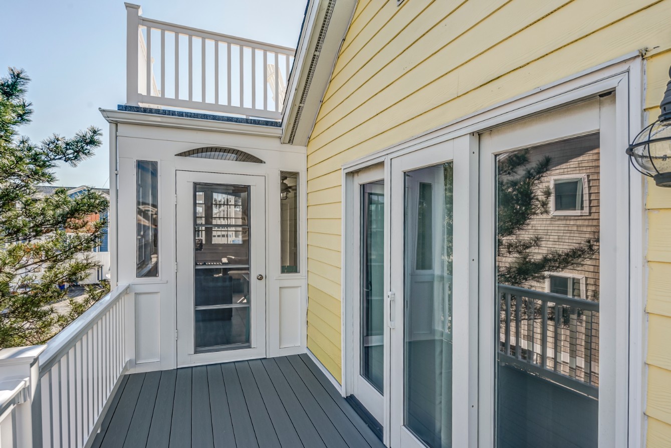 Indian Street Sunroom in Bethany Beach DE - Second Level Deck next to Sunroom